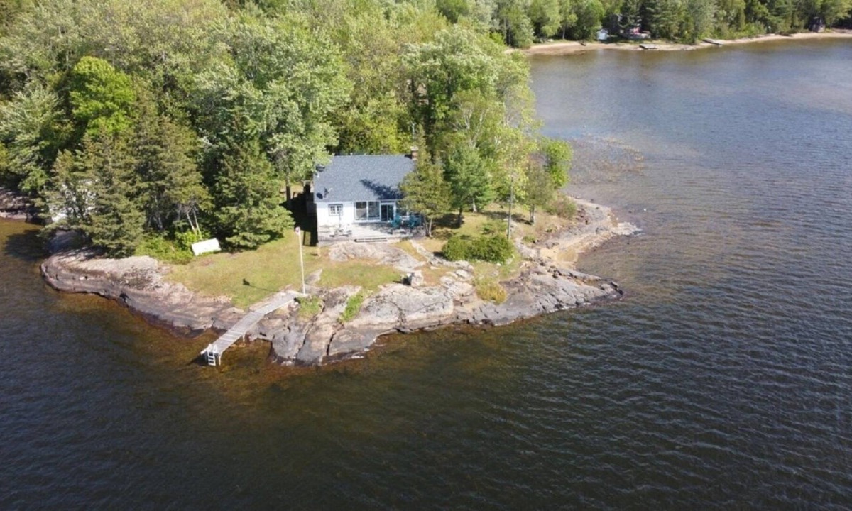 Dongola Cottage | Shadow Lake Cottage -Kawartha Lakes