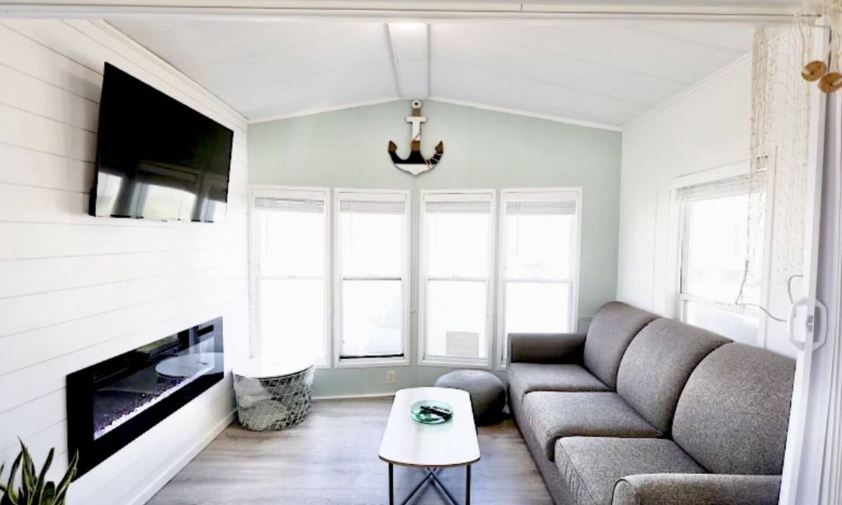Sherkston Cottage | Sherkston Shores Cottage nPet-friendly!