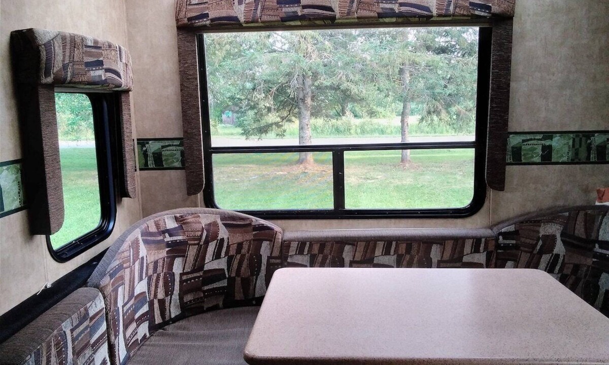 Algoma District Apartment | Simple and Quiet on the river