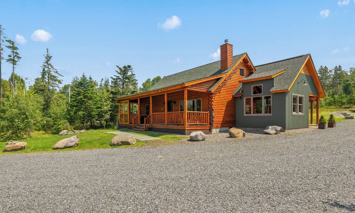 Rangeley Cabin | Slack Tide at Rangeley Lake Resort - with shared waterfront on Rangeley Lake