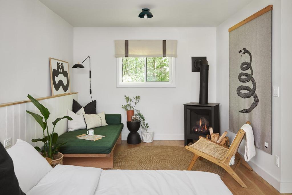Calabogie Hotel | Somewhere Inn Calabogie