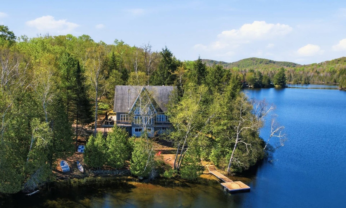Amherst Ski Chalet | Spa, Lake, Pool Table | L'Écho du Huard