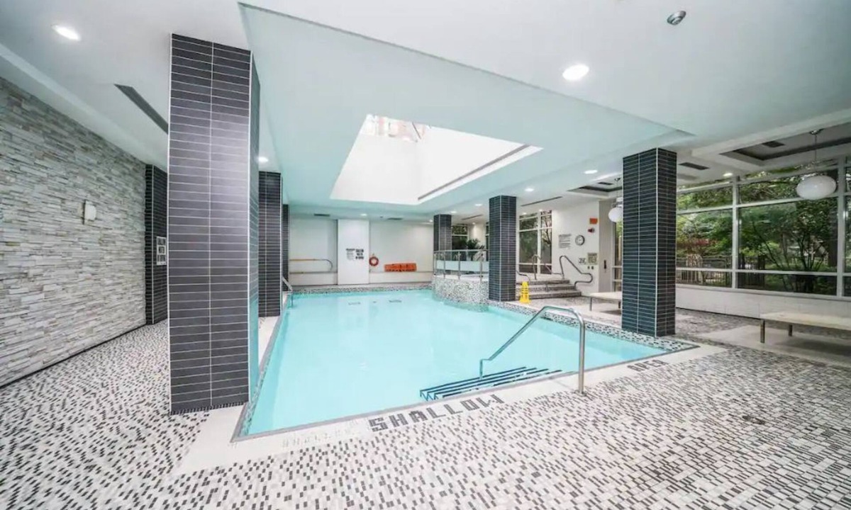 Downtown Mississauga Condo | Spacious 2BR & 1BTH - Mississauga Downtown