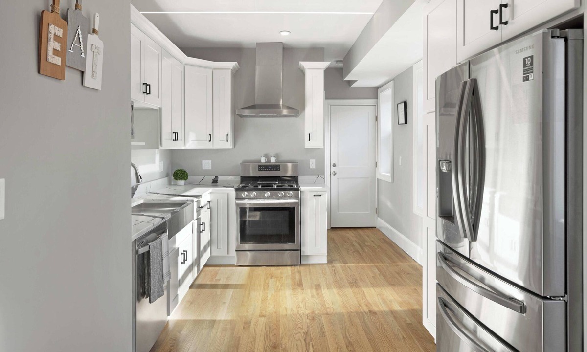 North Brookline Apartment | Spacious 4BR 2BTH Apt near NU