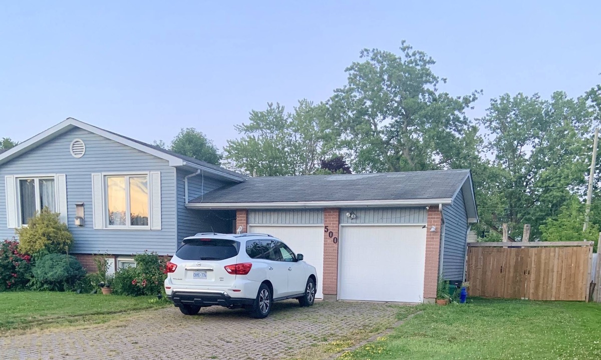 Fort Erie House | Spacious and Cozy Home w/4 Bedrooms/2 Bathrooms, Sleeps 8+