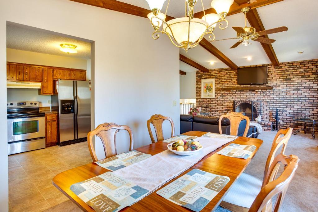 Brooklyn Park House | Spacious Family Home 11 Mi to Dtwn Minneapolis!
