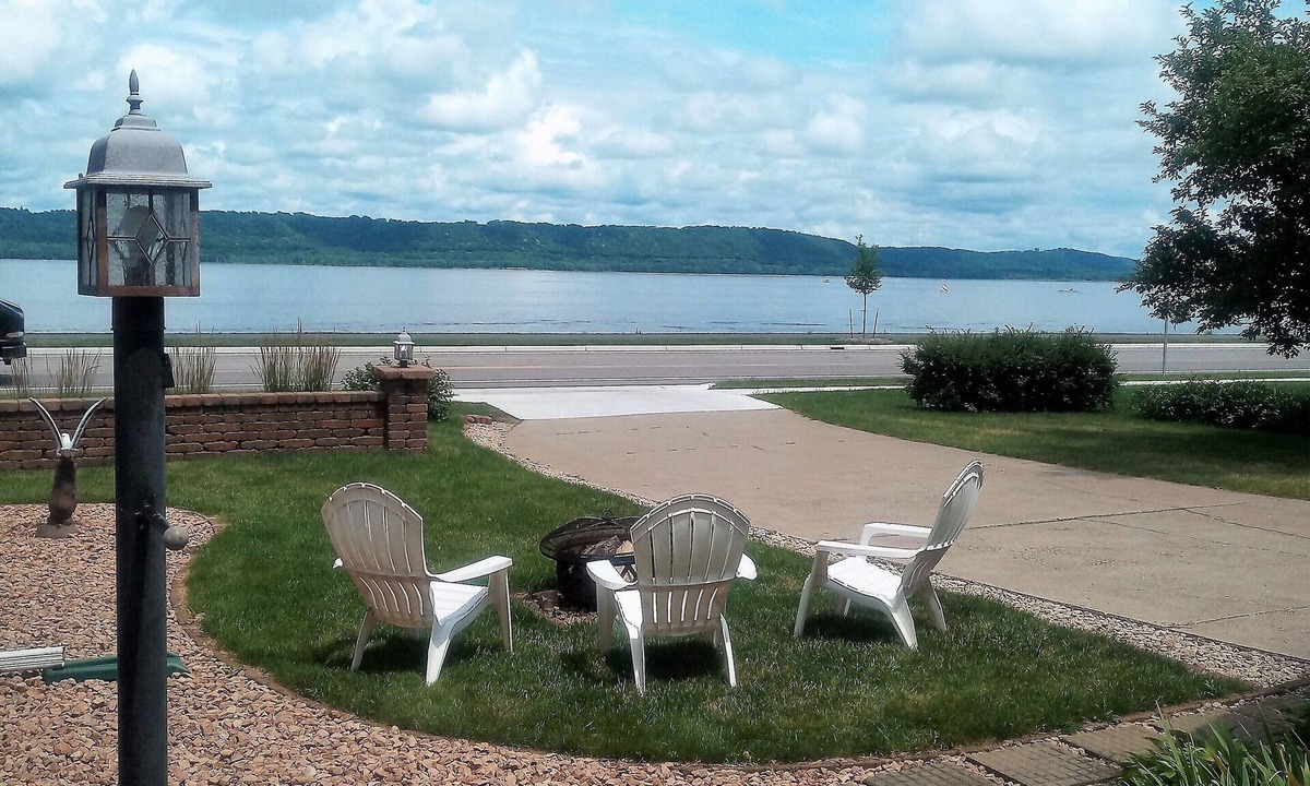 Lake City House | Spacious Home In Lake City, MN With "Dramatic Views" Of Lake Pepin!