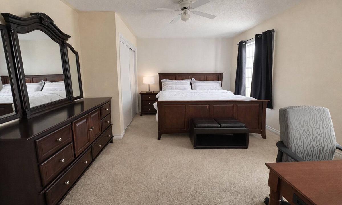Brampton House | Spacious Private King Bedroom w/TV, Fridge, Desk—Brampton Shared Home, 2.5 Baths