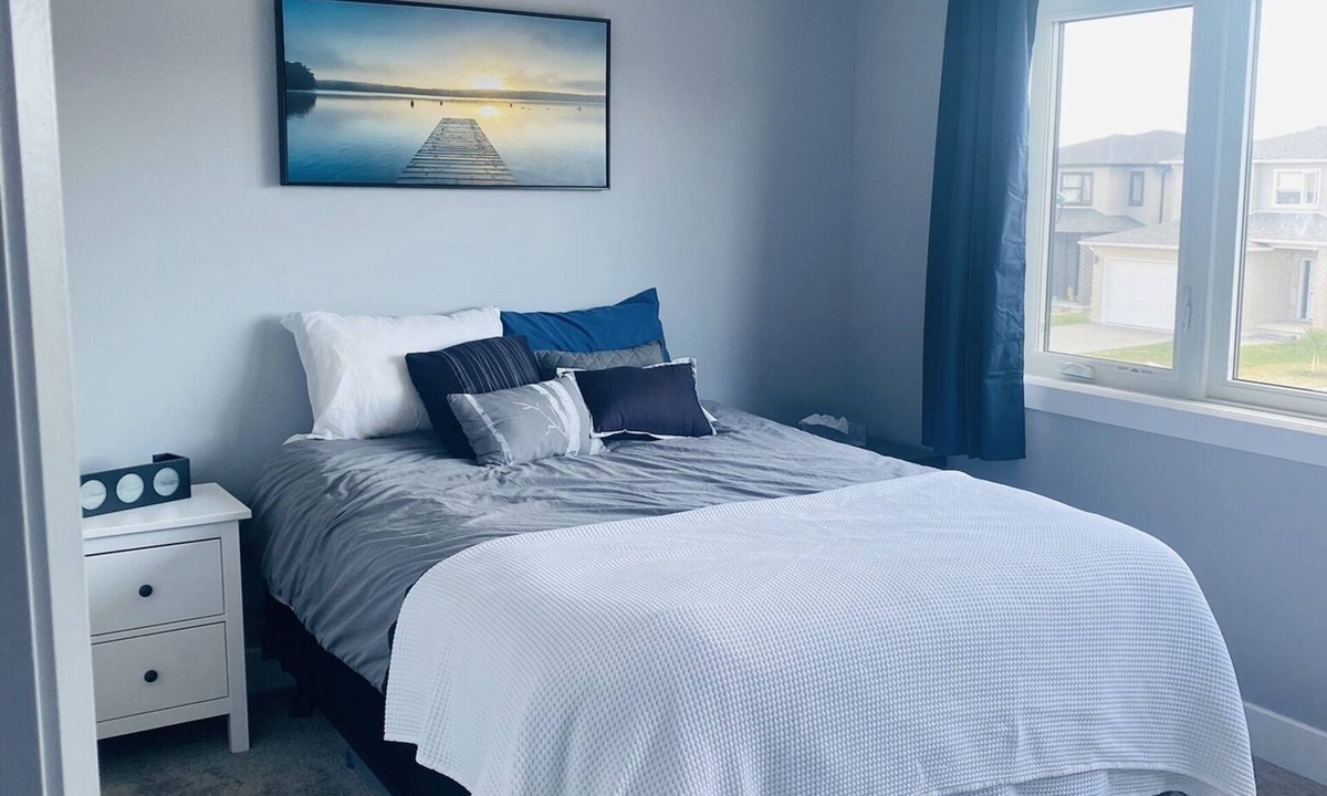 London House | Spacious private room in new home