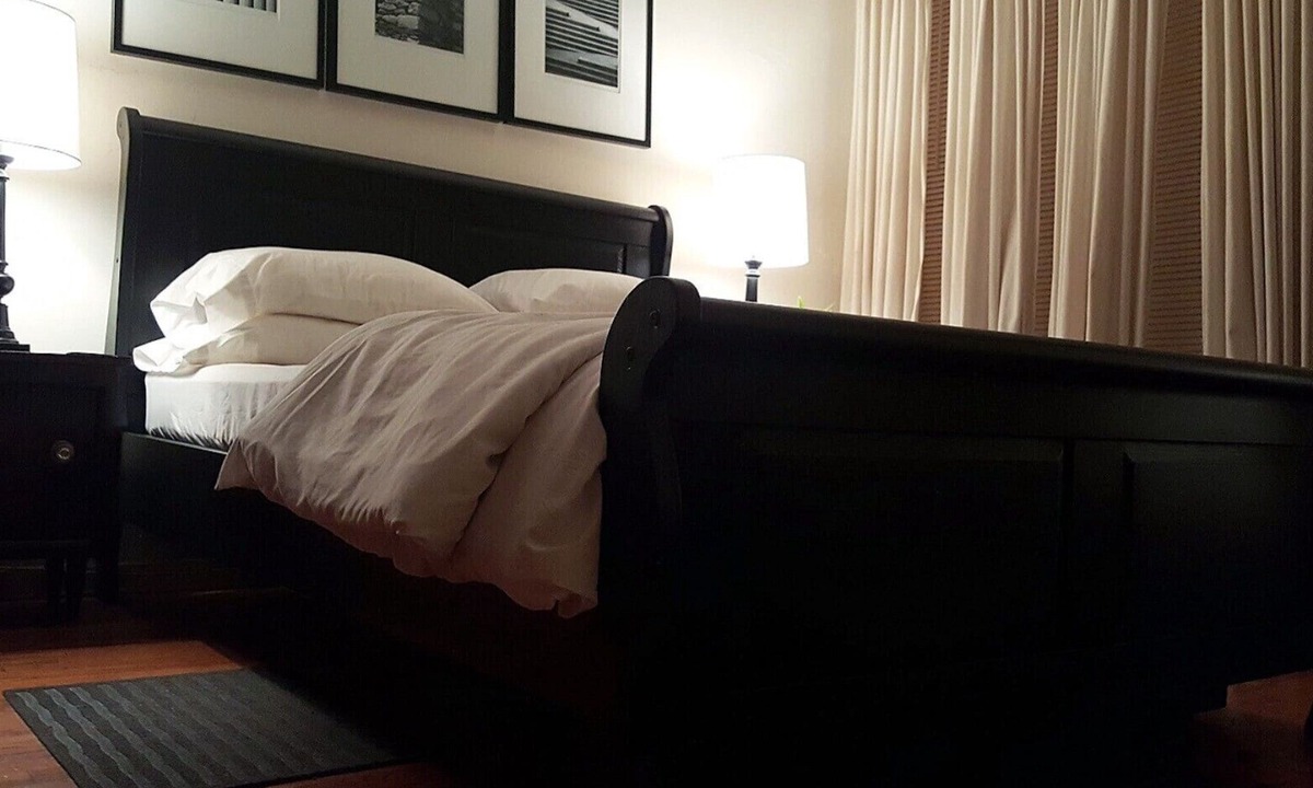 East Flatbush House | Spacious, quiet and cozy Townhome Apartment Brooklyn.