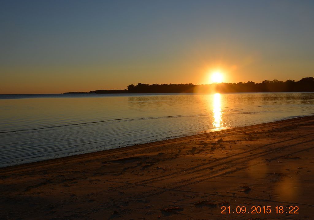 Fort Erie Cottage | Spectacular Beachfront Home With Private Beach - Available 3 Seasons