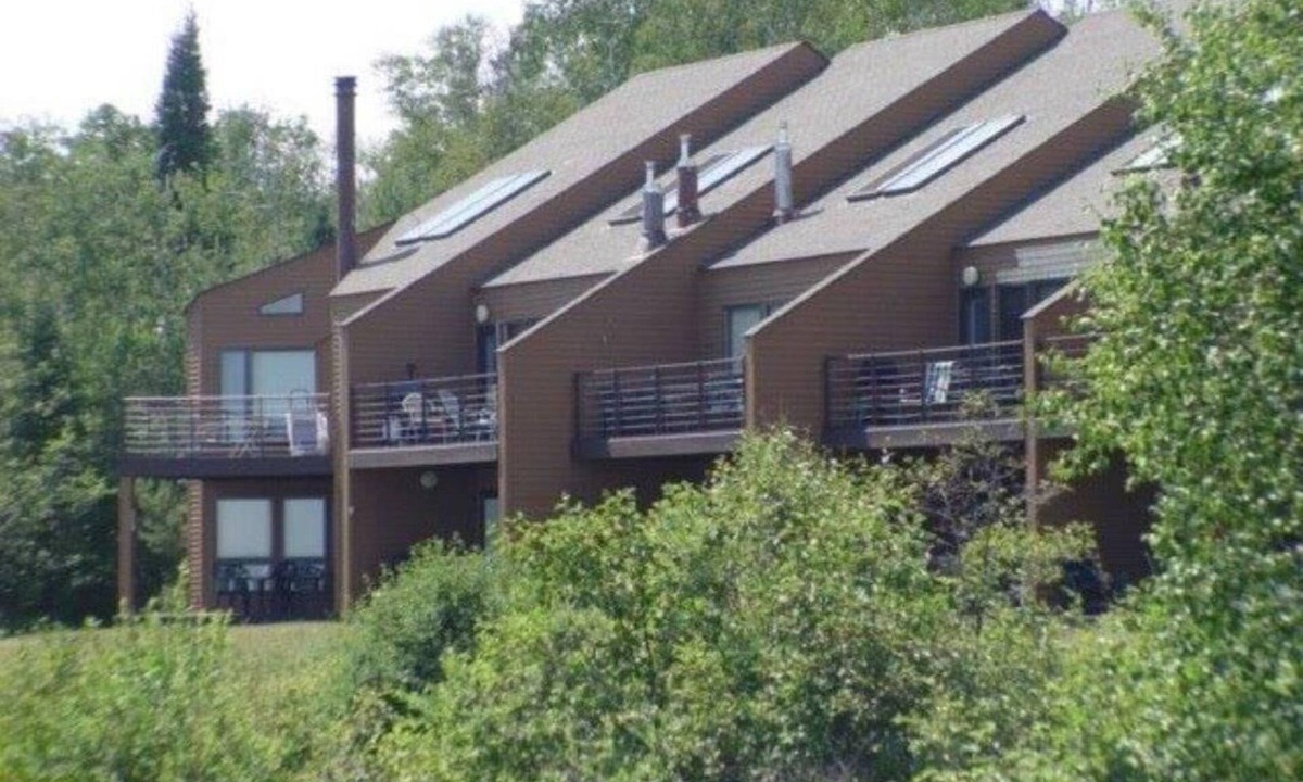 Two Harbors House | Spectacular view Lake Superior. Spacious Lakehome on lakeshore, unit #99.