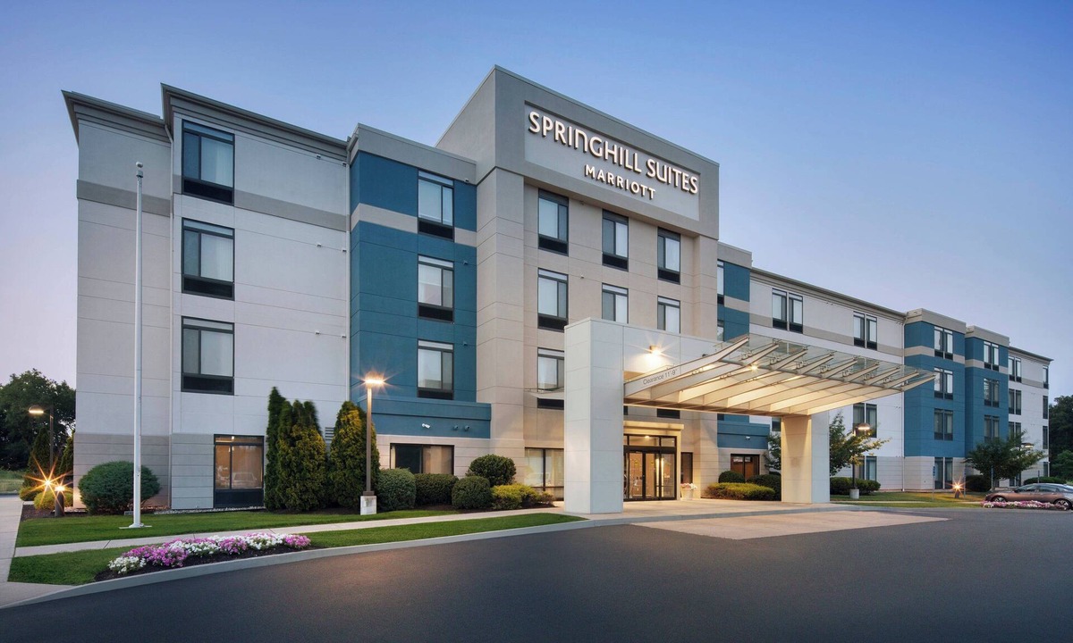 Windsor Locks Hotel | Springhill Suites Marriott Airport