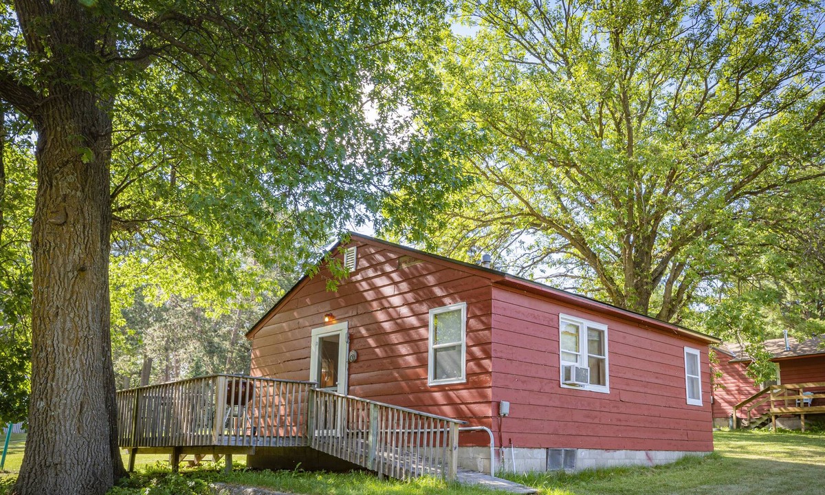 Walker Cabin | Steamboat Bay Resort Cabin 4 - small family cabin