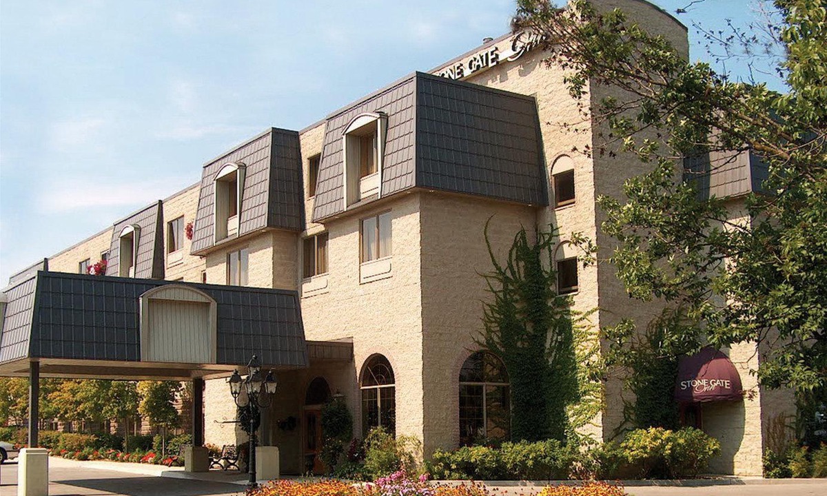 Orillia Hotel | Stone Gate Inn