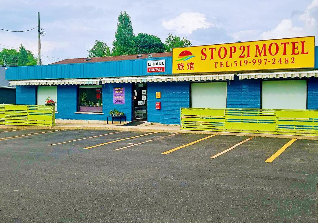 Southampton Hotel | Stop 21 Motel