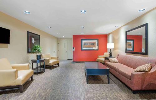 Parkdale Hotel | Studio 6 Extended Stay Fairfield, OH - Cincinnati