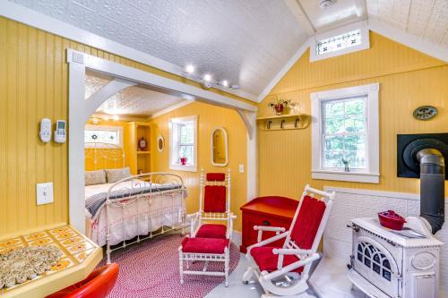 Vernon Apartment | Studio w/Trail Access ~ 10 Mi to Brattleboro!