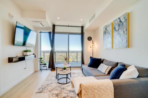 Kitchener Apartment | Stylish Open Concept Suite in Central KW