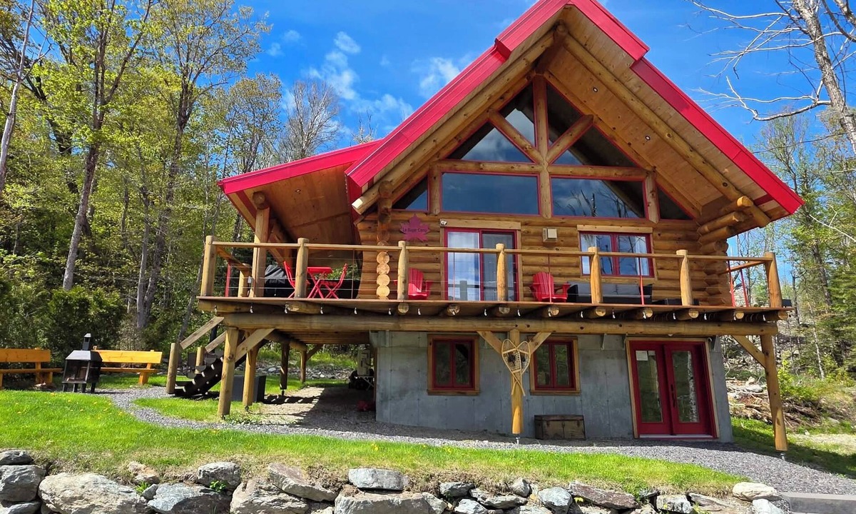 Saint-Philemon Ski Chalet | Sugar Camp