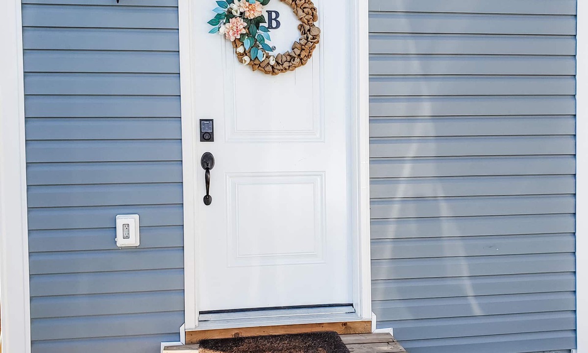 Timmins Apartment | Sunflower Retreat - Private 2 Bedroom, 1 Bath