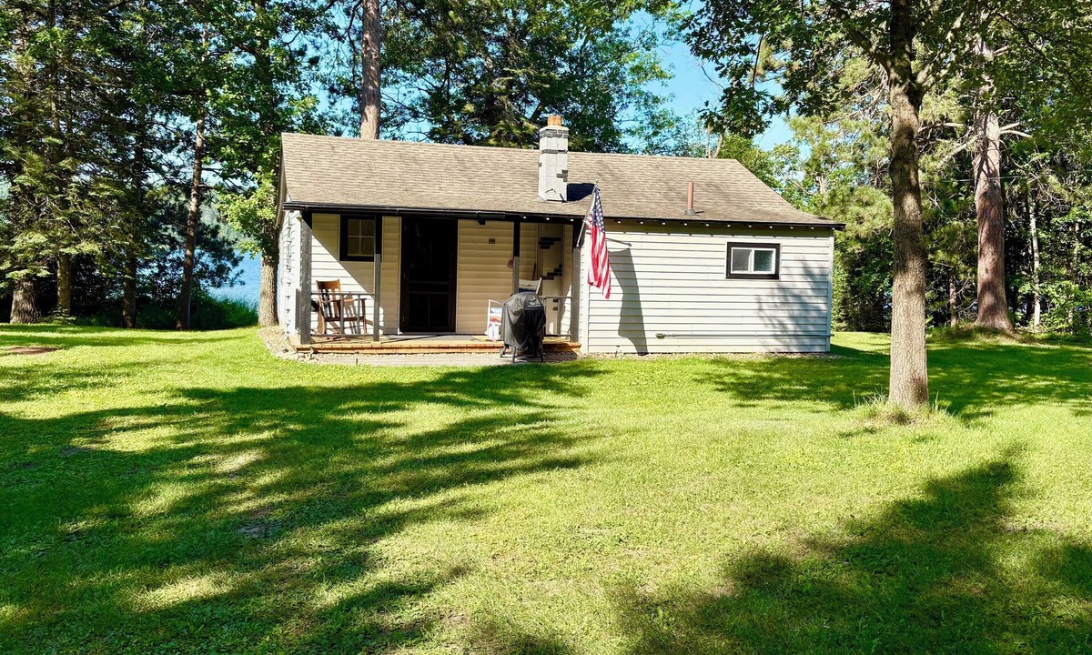 Remer Cabin | Sunset Haven- NEW- in tranquil Remer with AC, WiFi. Enjoy a peaceful getaway!