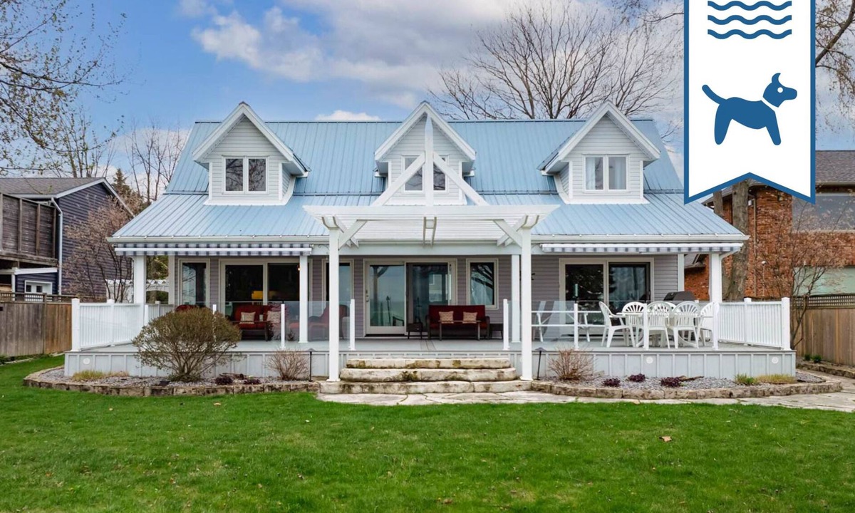 Zurich Cottage | Sunset Ridge Lakefront King bed highend appliances