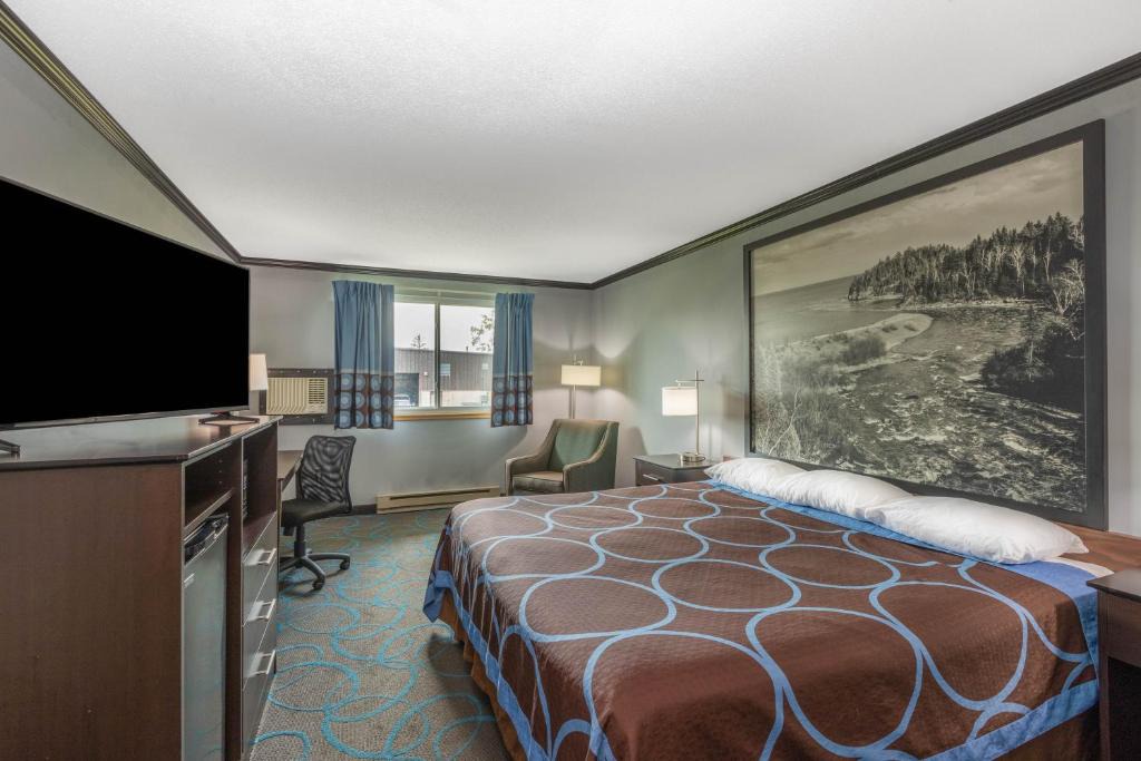 Duluth Hotel | Super 8 by Wyndham Duluth