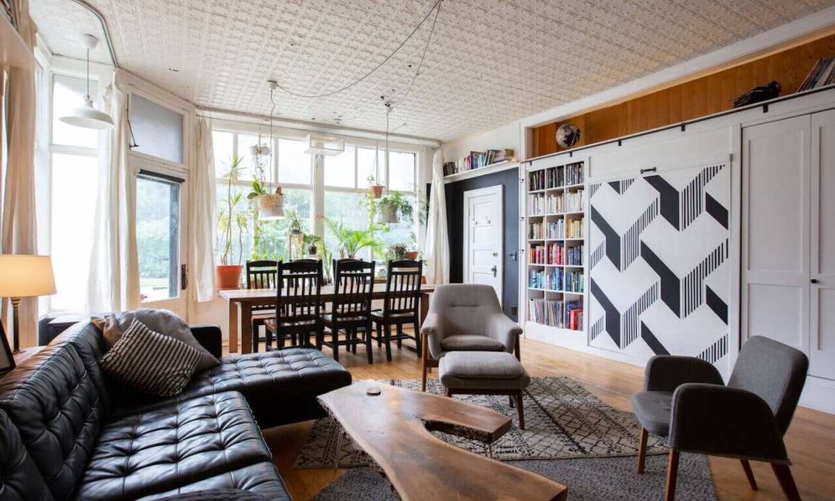 Northeast Minneapolis Arts District House | Super Cool Storefront House with Sauna!