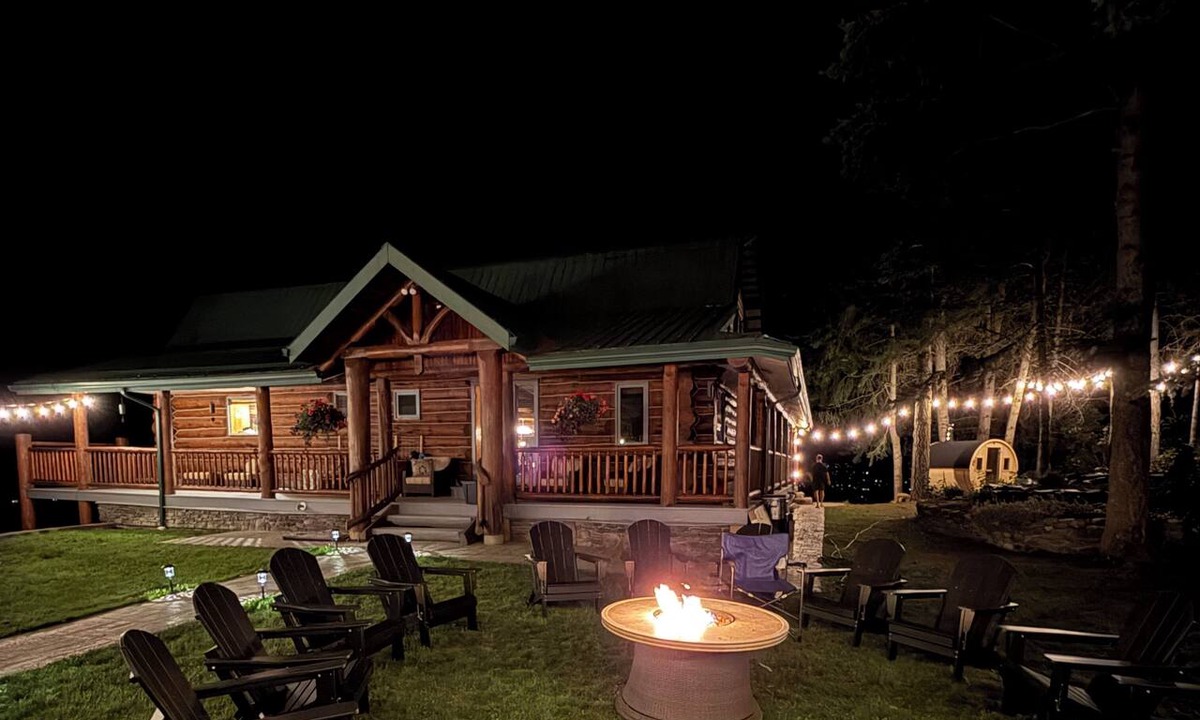 Celista Cabin | Takasümi Forest Resort Lodge - stunning cliffside view log cabin on 45 acres