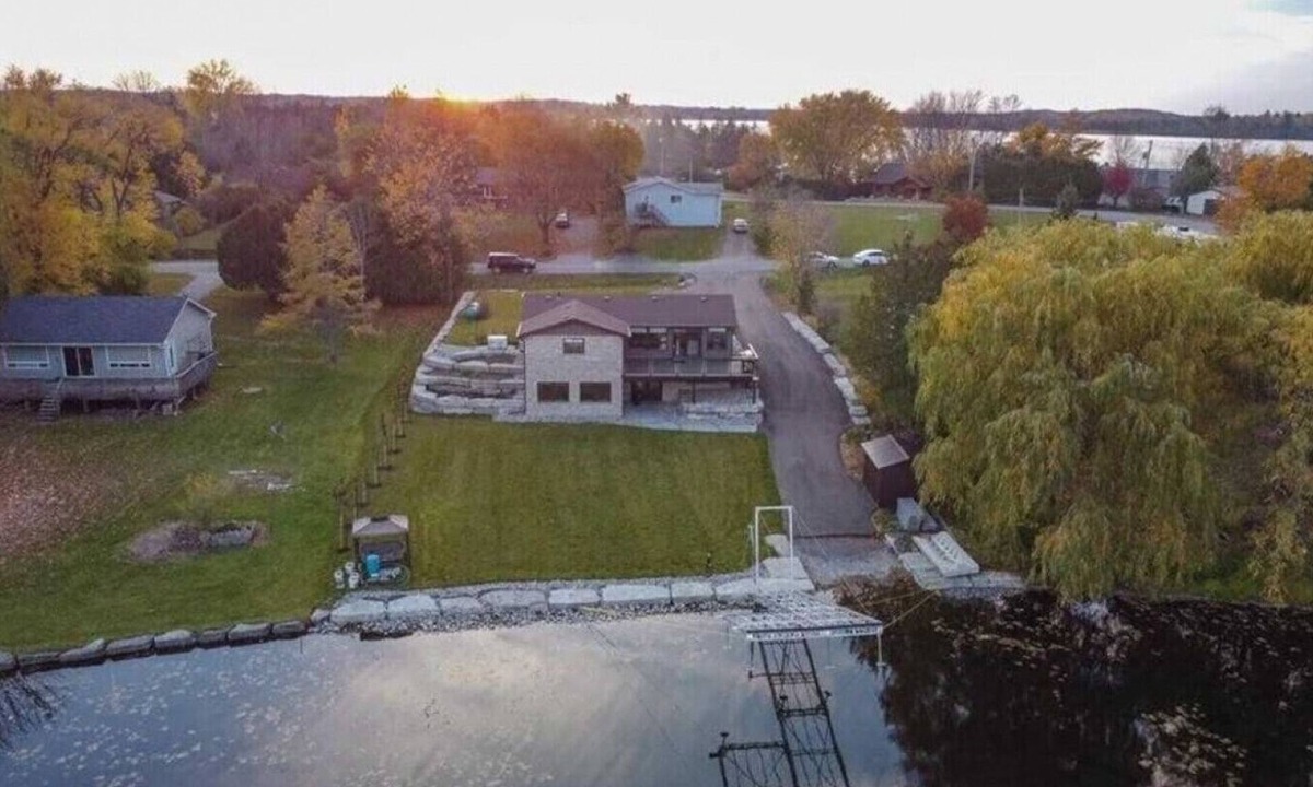 Selwyn Cottage | Thaya Cottage · Chemong Lake