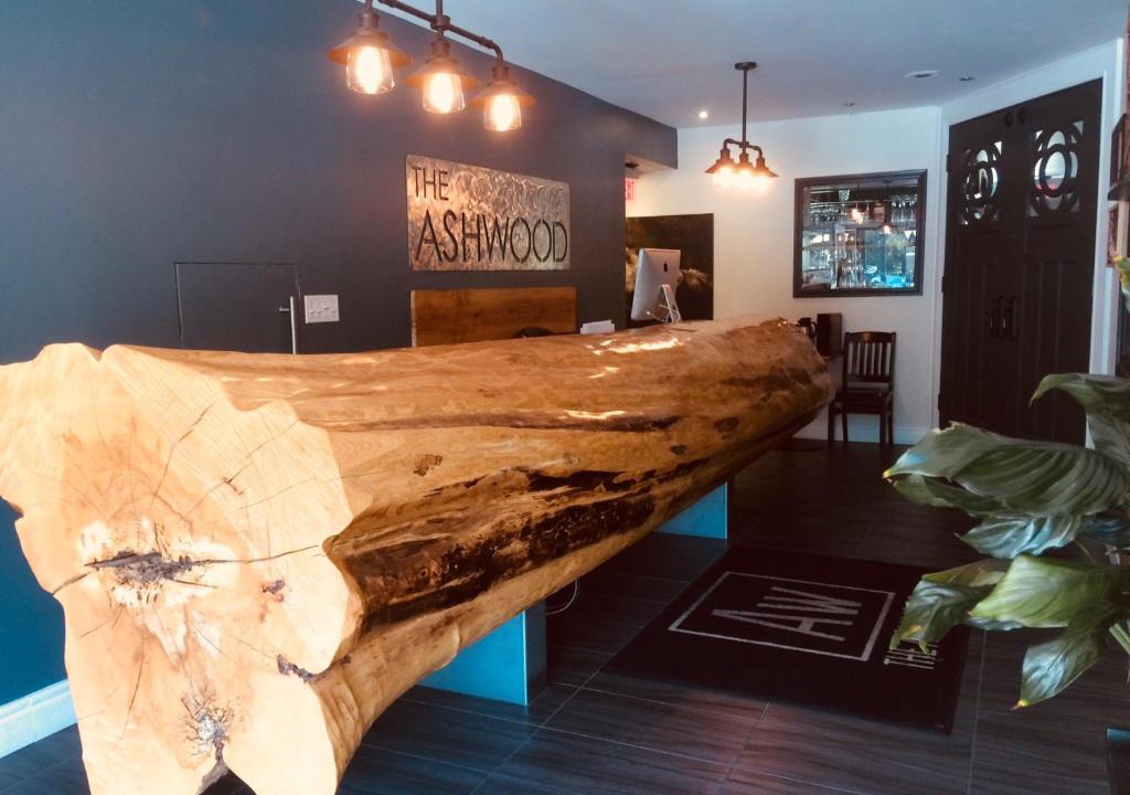 Bayfield Hotel | THE ASHWOOD INN