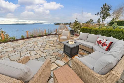 Chemainus Apartment | The Beach House Suite by EMR Vacation Rentals