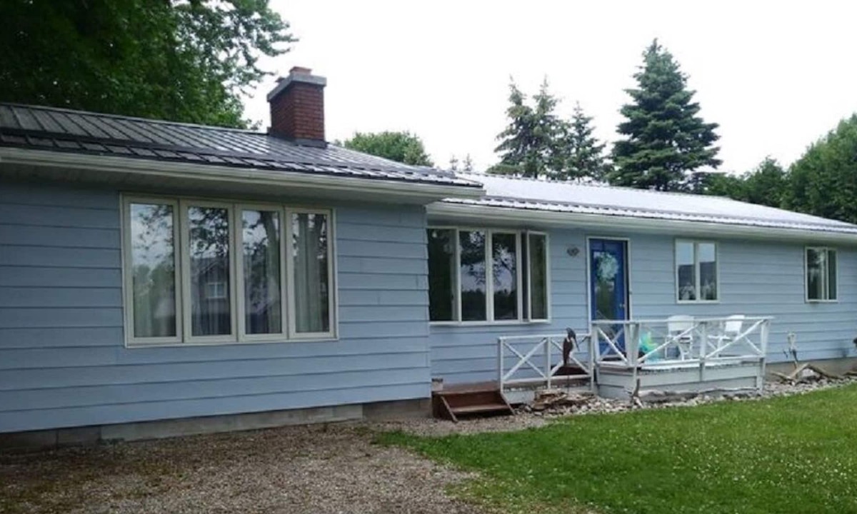 Zurich House | THE BLUE HERON, BEACHY COTTAGE CLOSE TO THE LAKE
