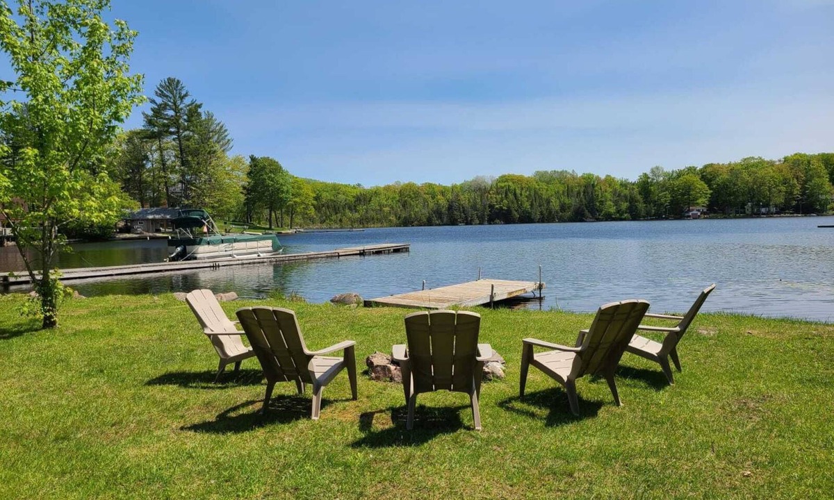 Selwyn House | The Boathouse - 3-bedroom Waterfront Cottage