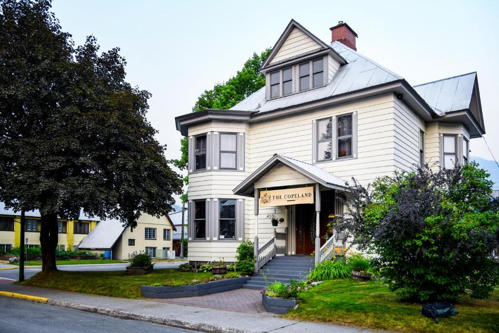 Revelstoke Bed & Breakfast | The Copeland