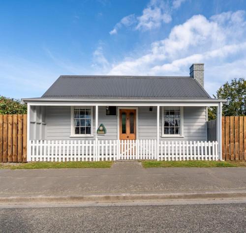 Geraldine House | The Cottage, Geraldine