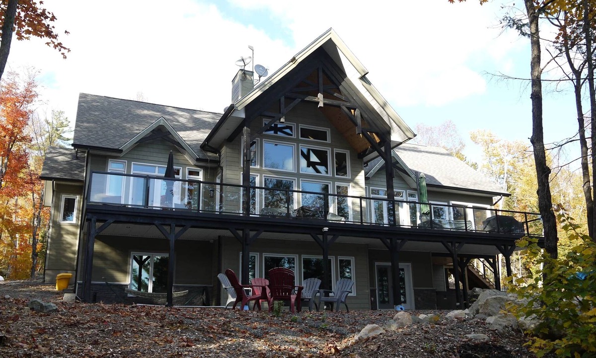 Algoma District House | The Dream-A Luxurious Cottage Getaway Ontario Canada