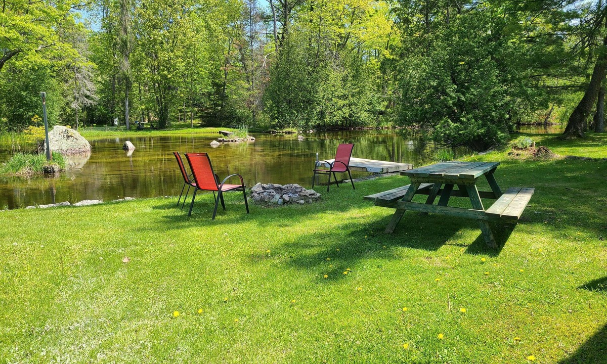 Selwyn House | The Fisherman - 3-bedroom River-front Retreat