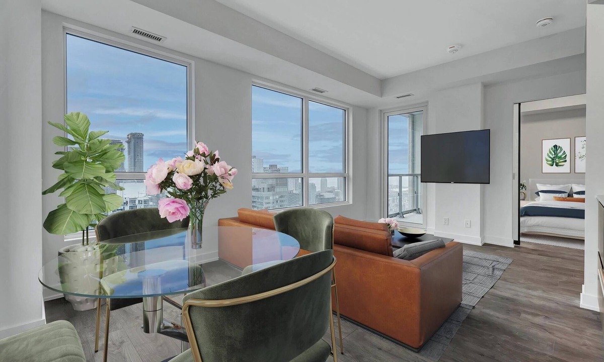 Garden District Apartment | The Greenville Deluxe Suites & Towers