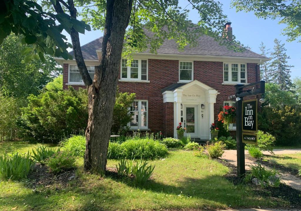 Gravenhurst Bed & Breakfast | The Inn on Bay