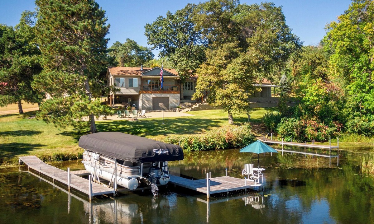 Backus House | The Lodge at Cabin 8 Retreats – 6,000 Sq Ft of Joy, Steps from the Water