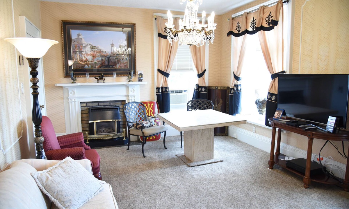 Brockville Apartment | The Noble Suites