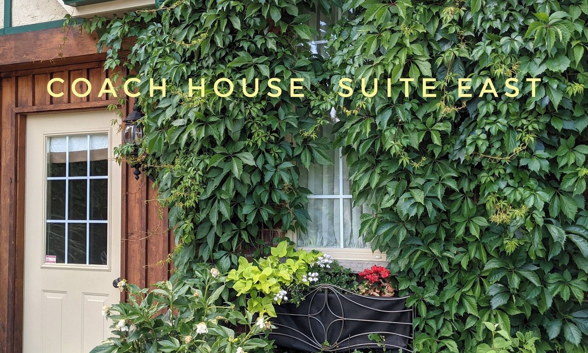 Stratford Apartment | The Old Rectory Coach House-EAST Suite downtown