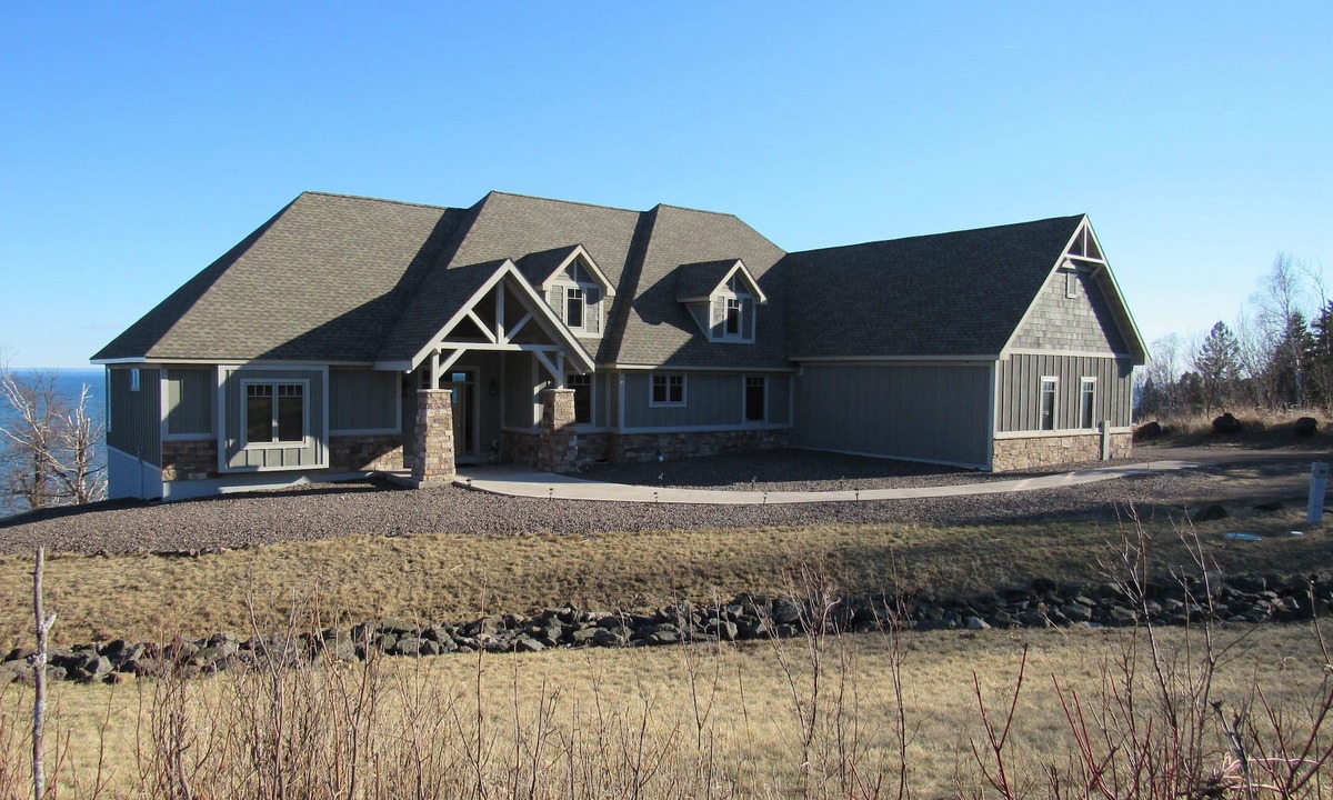 Two Harbors House | The Perfect Location for your North Shore Experience