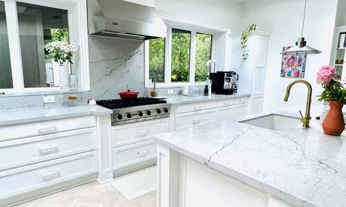 Mississauga House | The perfect mix of a private resort and entertainers dream.