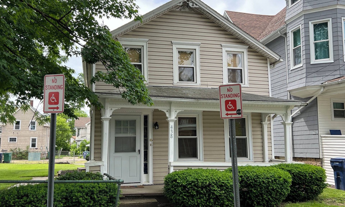 Downtown Niagara Falls House | The Randolph