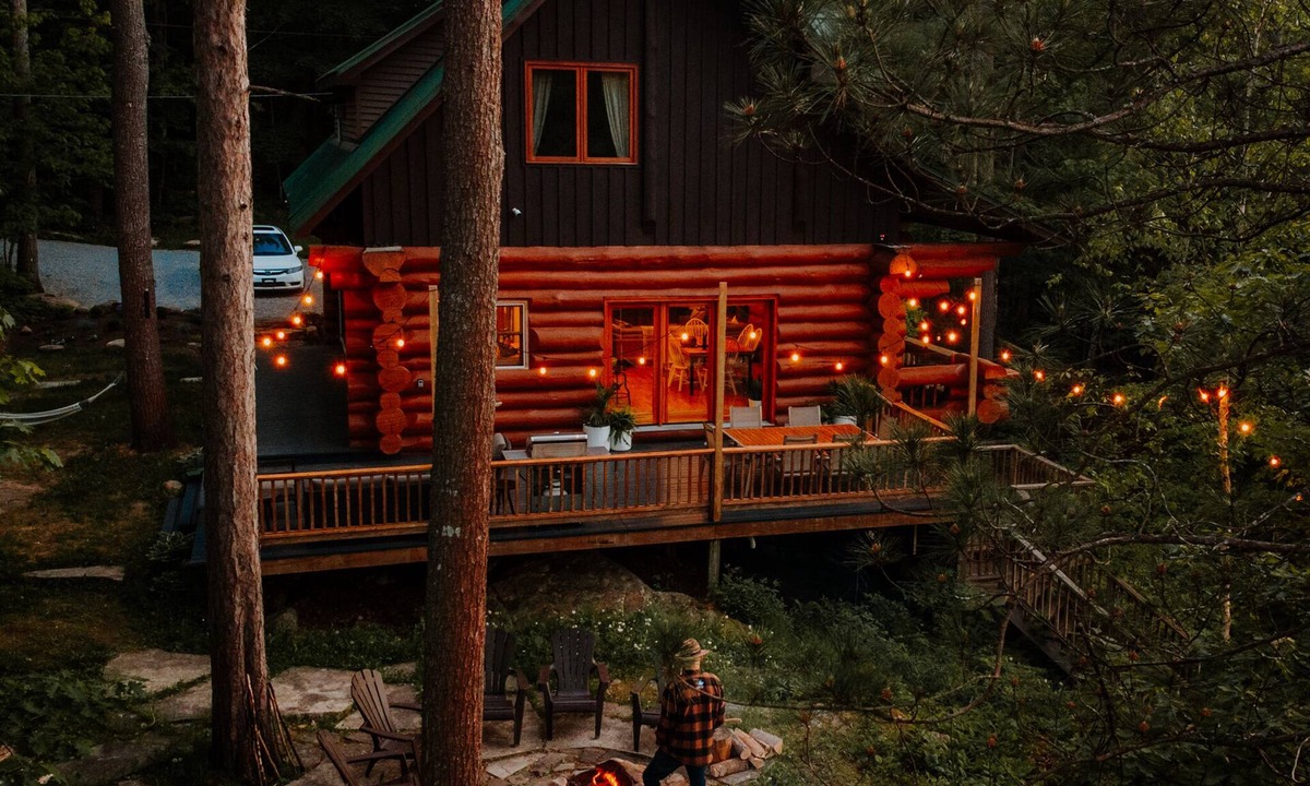 Severn Cabin | The Wood House- Scandinavian log cabin in Muskoka
