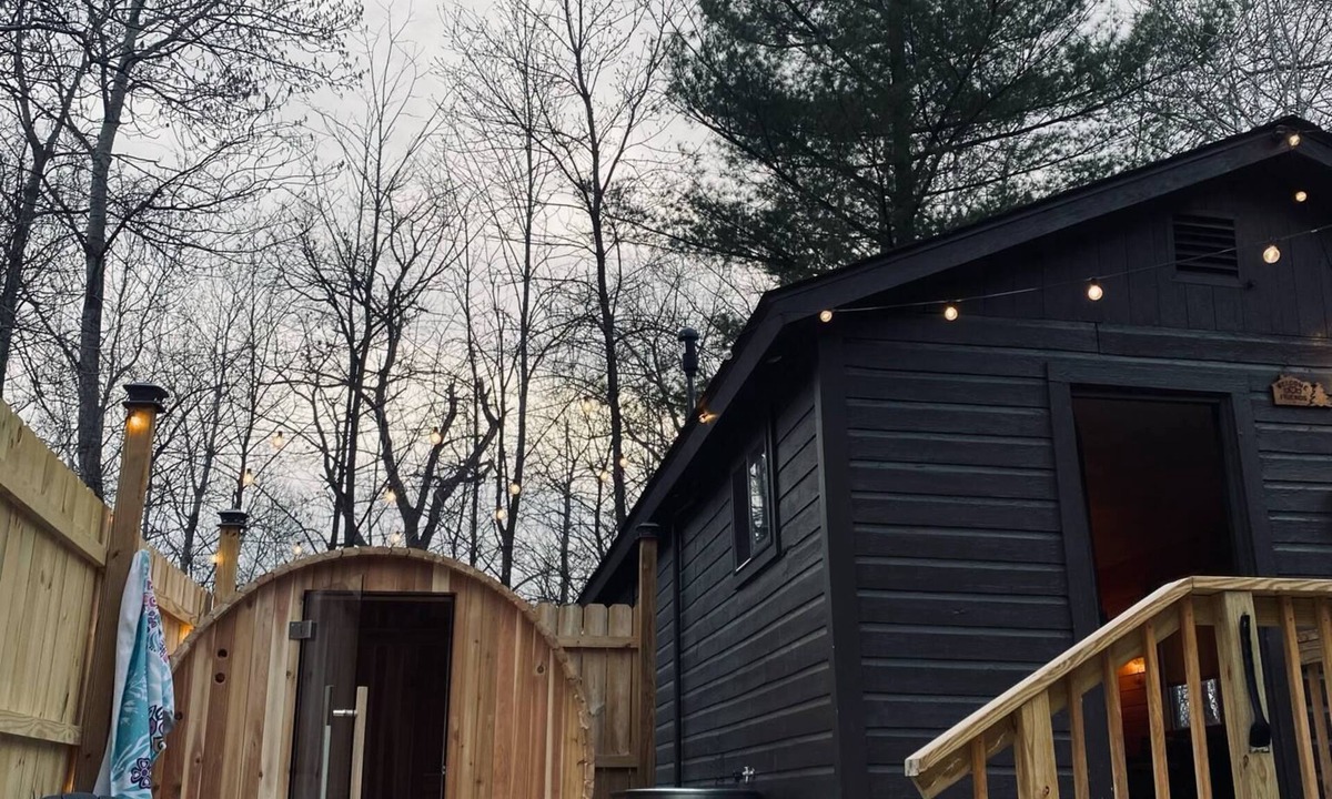 Cushing Cabin | Tiny Timber, tiny cabin with a Scandinavian flair! Sauna & plunge tub!