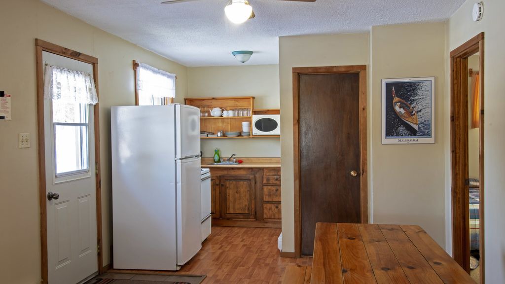 Lake of Bays Cabin | Traditional 3 Bedroom Cottage